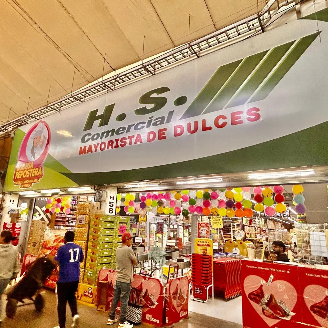 Fachada de mayorista de dulces usando WinCaja